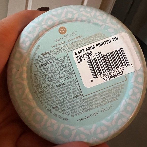 Capri Blue Volcano travel tin candle 8.5 oz Anthropologie favourite - Picture 3 of 4